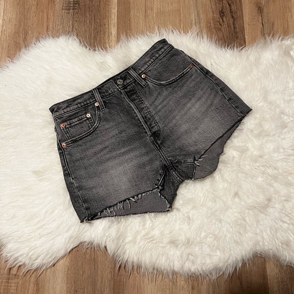 501 Levi’s High waisted shorts